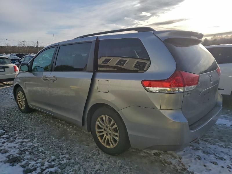 Photo 2 from auction – 2012 TOYOTA SIENNA XLE with VIN 5TDYK3DCXCS251516