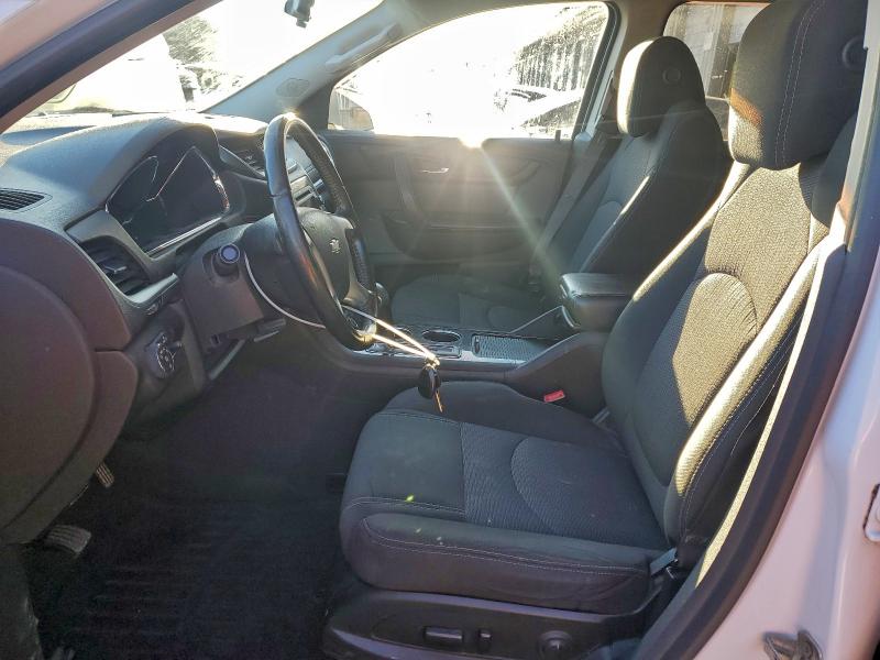Photo 7 from auction – 2017 CHEVROLET TRAVERSE L with VIN 1GNKVGKD8HJ107250