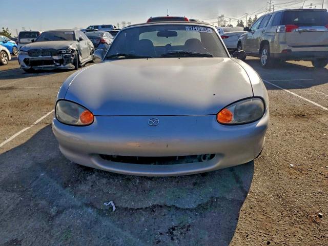 Photo 5 from auction – 2000 MAZDA MX-5 MIATA with VIN JM1NB3539Y0140161