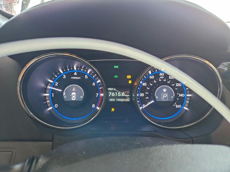 Photo 9 from auction – 2012 HYUNDAI SONATA with VIN 5NPEC4AC7CH312479