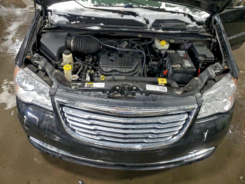 Photo 12 from auction – 2014 CHRYSLER TOWN & COU with VIN 2C4RC1GG1ER277261