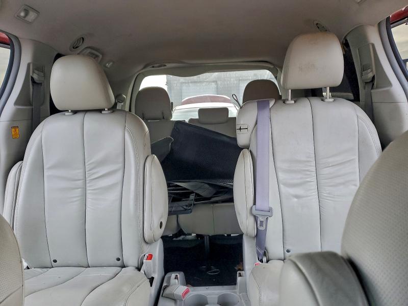 Photo 10 from auction – 2011 TOYOTA SIENNA XLE with VIN 5TDYK3DC1BS048254