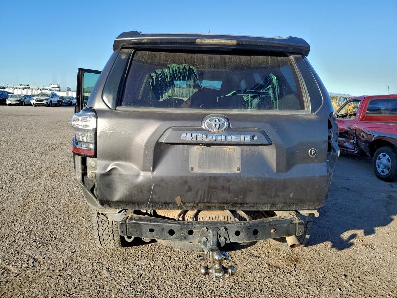 Photo 6 from auction – 2018 TOYOTA 4RUNNER SR with VIN JTEBU5JR6J5570530