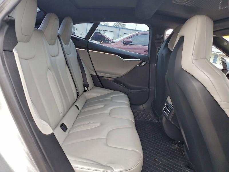 Photo 10 from auction – 2015 TESLA MODEL S with VIN 5YJSA1E45FF120281