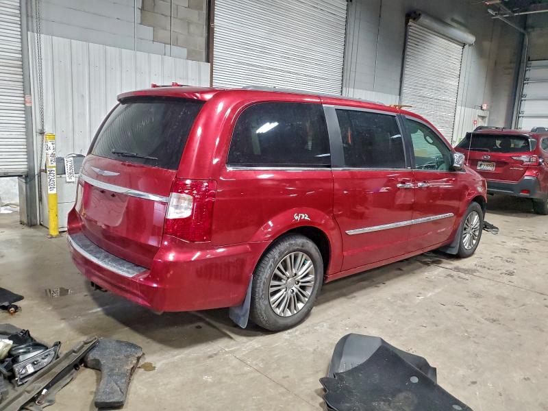 Photo 3 from auction – 2014 CHRYSLER TOWN & COU with VIN 2C4RC1CGXER165807