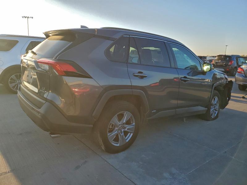 Photo 3 from auction – 2022 TOYOTA RAV4 LE with VIN 4T3LWRFV5NU081048