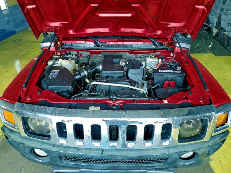 Photo 12 from auction – 2006 HUMMER H3 with VIN 5GTDN136368104123