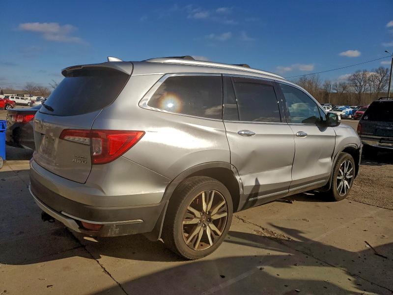 Photo 3 from auction – 2019 HONDA PILOT TOUR with VIN 5FNYF6H61KB019870