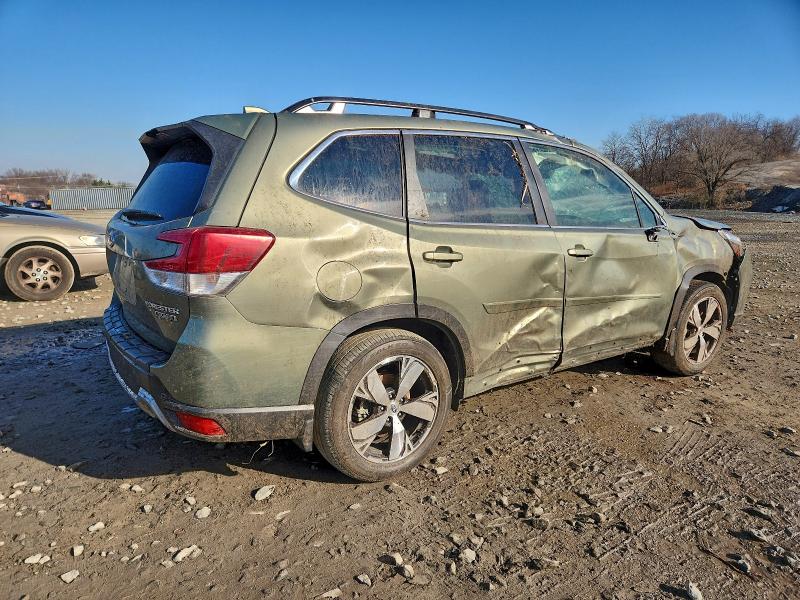 Photo 3 from auction – 2021 SUBARU FORESTER T with VIN JF2SKAXC3MH585173