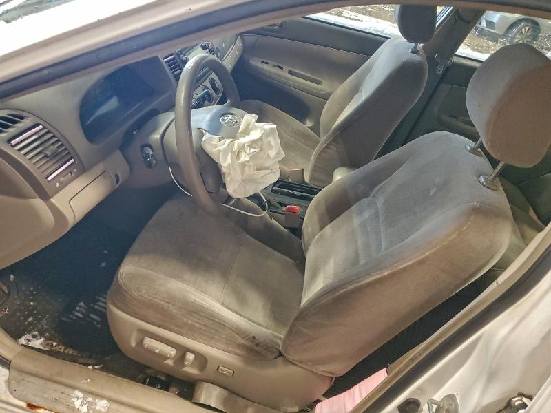 Photo 7 from auction – 2004 TOYOTA CAMRY LE with VIN JTDBE32K540251838