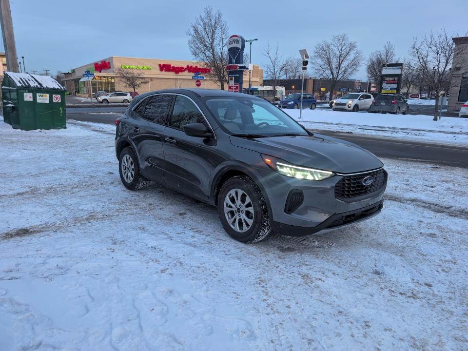 FORD ESCAPE ACT 2023 with VIN 1FMCU9GN8PUA56094 - Photo from auction