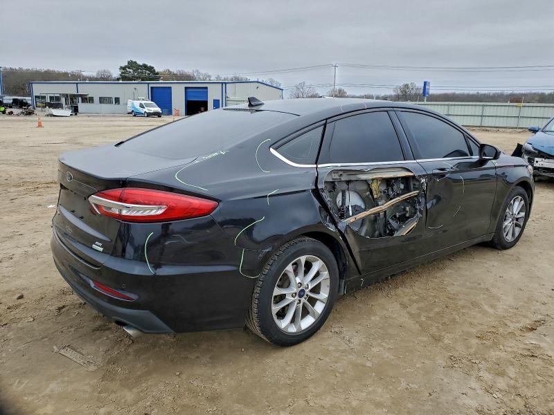 Photo 3 from auction – 2019 FORD FUSION with VIN 3FA6P0HD8KR186442