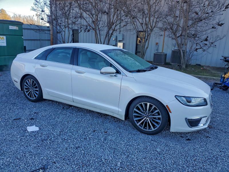 Photo 4 from auction – 2019 LINCOLN MKZ with VIN 3LN6L5A99KR607248