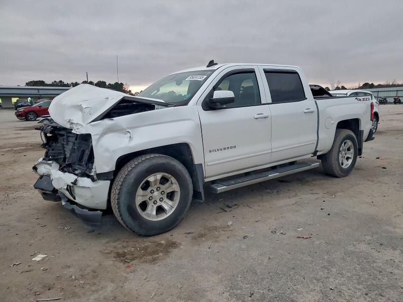 CHEVROLET SILVERADO 2018 with VIN 3GCUKREC5JG549256 - Photo from auction