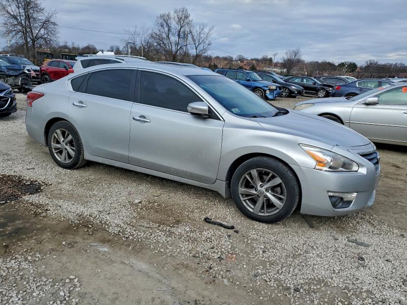 Photo 4 from auction – 2013 NISSAN ALTIMA 2.5 with VIN 1N4AL3AP4DN421503