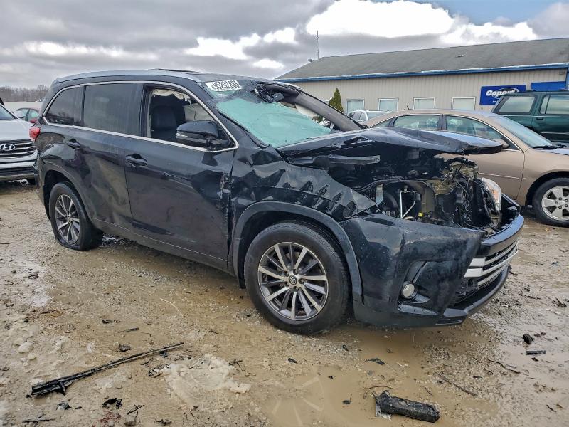 Photo 4 from auction – 2017 TOYOTA HIGHLANDER with VIN 5TDJZRFHXHS519206