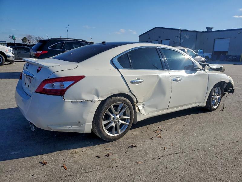 Foto 3 de la subasta – 2010 NISSAN MAXIMA con VIN 1N4AA5AP9AC867316