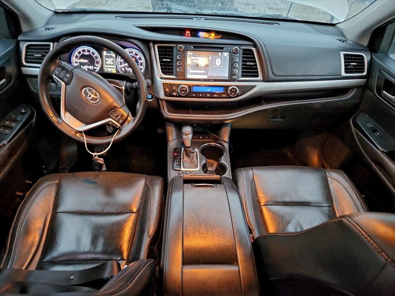 Foto 8 de la subasta – 2017 TOYOTA HIGHLANDER con VIN 5TDJZRFH7HS398229