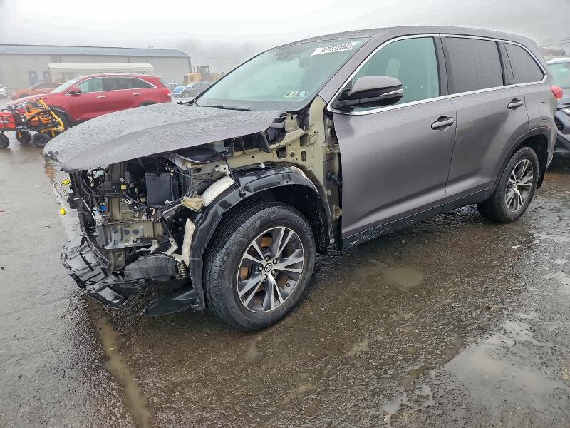 TOYOTA HIGHLANDER 2019 with VIN 5TDBZRFH7KS718046 - Photo from auction