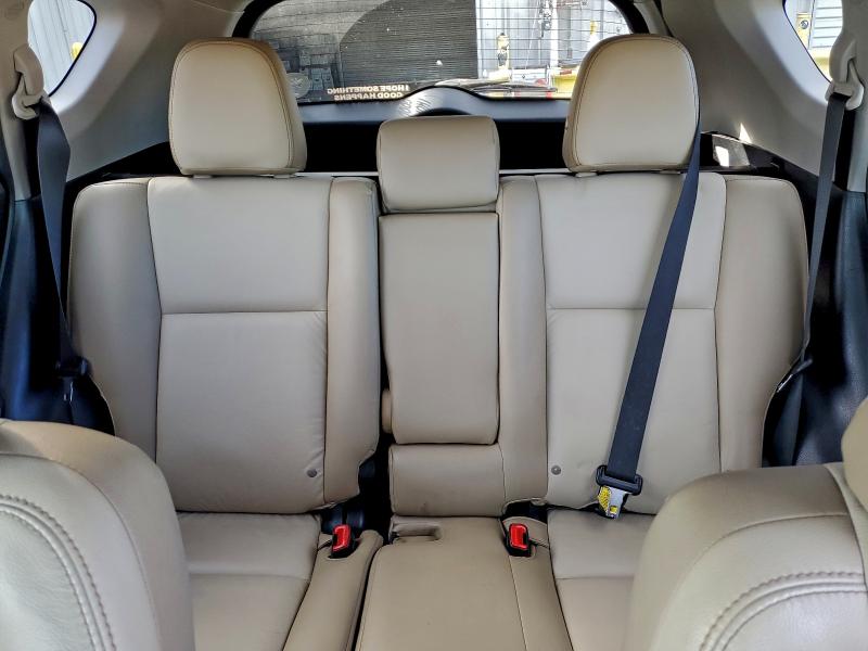 Photo 10 from auction – 2015 TOYOTA RAV4 XLE with VIN 2T3WFREV2FW164226