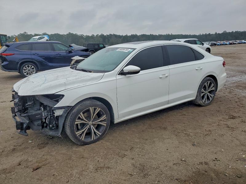 VOLKSWAGEN PASSAT SEL 2020 with VIN 1VWCA7A36LC014688 - Photo from auction