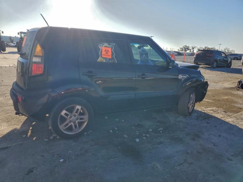 Photo 3 from auction – 2011 KIA SOUL + with VIN KNDJT2A28B7195931