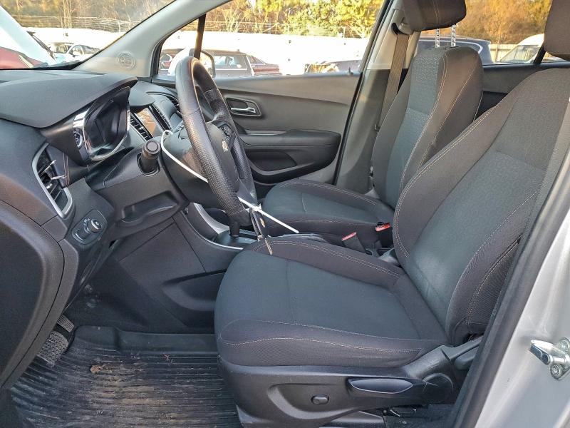 Photo 7 from auction – 2020 CHEVROLET TRAX LS with VIN 3GNCJKSB1LL116259