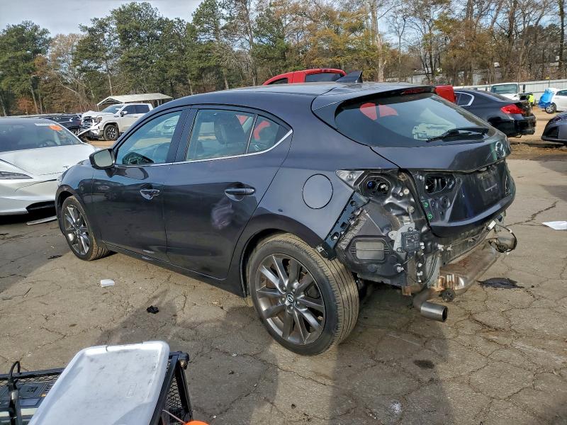 Photo 2 from auction – 2018 MAZDA 3 TOURING with VIN 3MZBN1L38JM268649