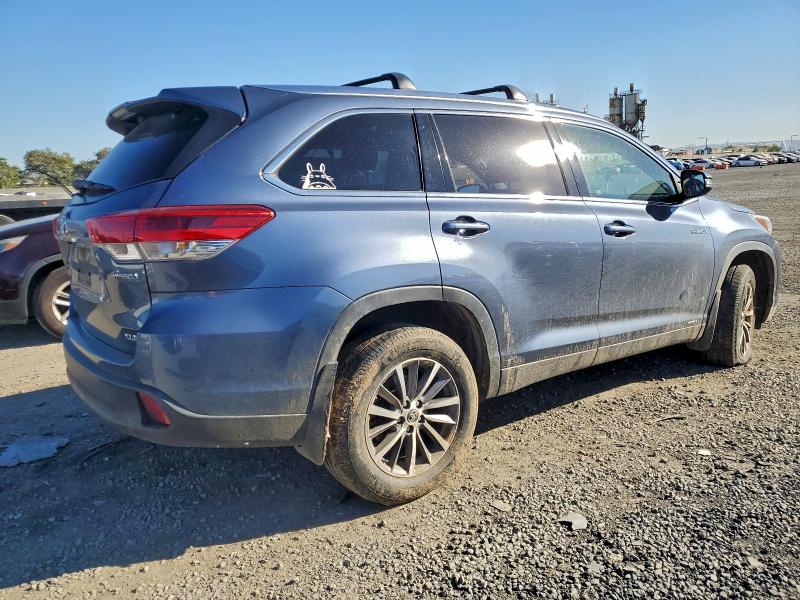 Photo 3 from auction – 2019 TOYOTA HIGHLANDER with VIN 5TDJGRFH7KS065610