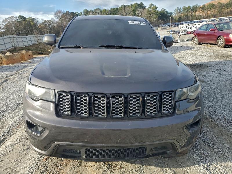 Photo 5 from auction – 2018 JEEP GRAND CHER with VIN 1C4RJFAG2JC342861