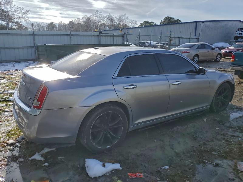 Photo 3 from auction – 2014 CHRYSLER 300C with VIN 2C3CCAET3EH382934