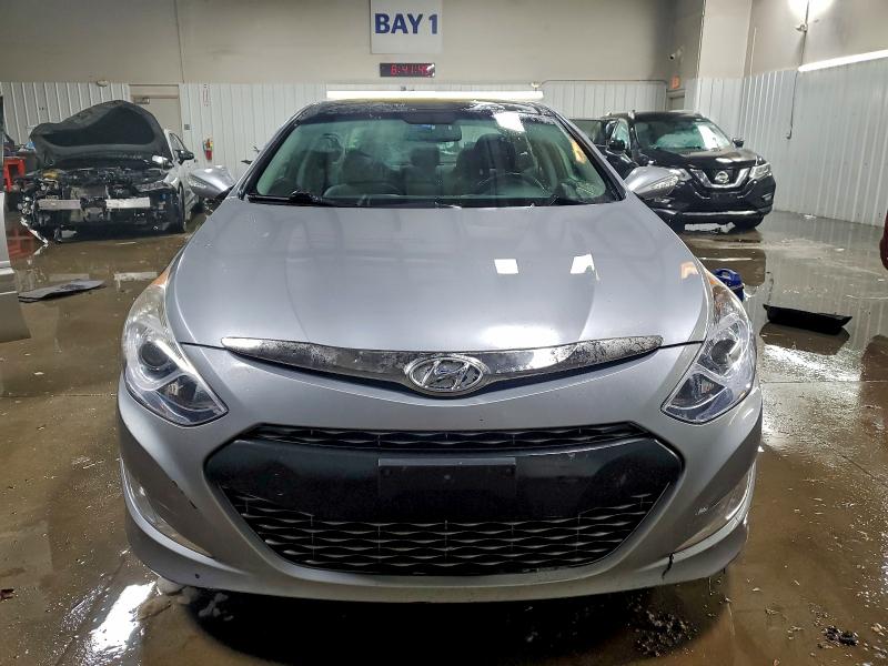 Photo 5 from auction – 2014 HYUNDAI SONATA HYB with VIN KMHEC4A43EA115873