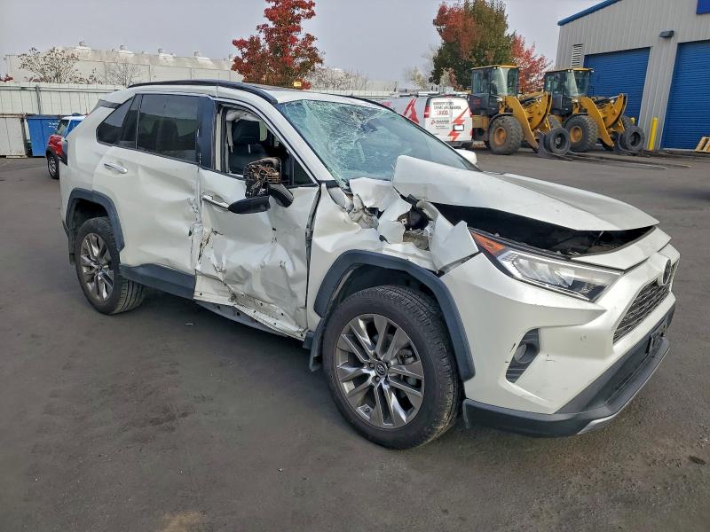 Photo 4 from auction – 2019 TOYOTA RAV4 with VIN 2T3Y1RFV4KC009226