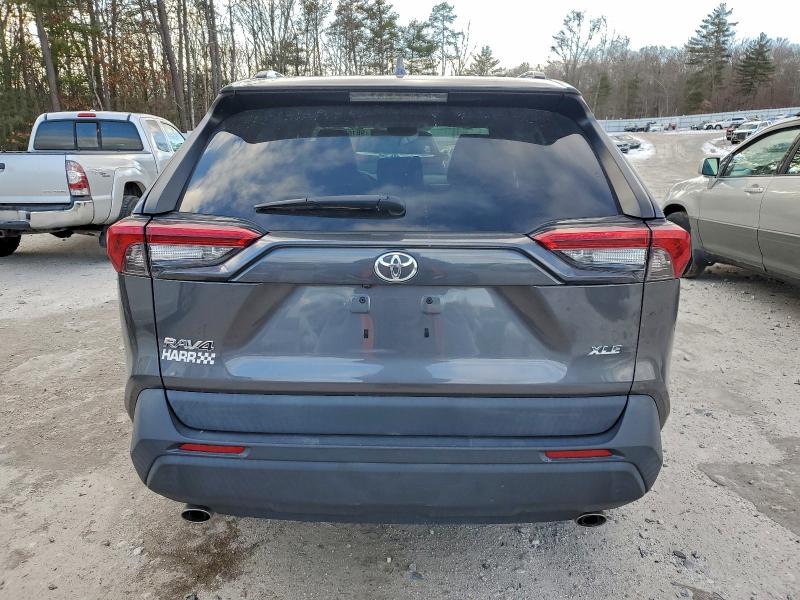 Photo 6 from auction – 2021 TOYOTA RAV4 XLE with VIN 2T3W1RFV2MC159216