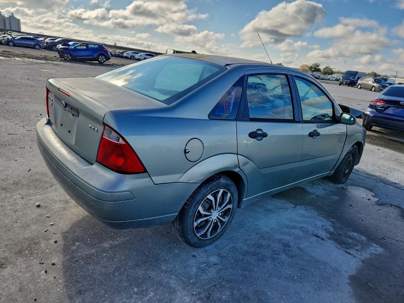 Photo 3 from auction – 2005 FORD FOCUS ZX4 with VIN 1FAFP34N35W299877