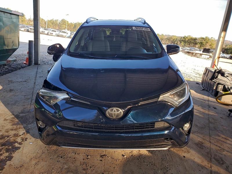 Photo 5 from auction – 2017 TOYOTA RAV4 XLE with VIN 2T3WFREV0HW358000