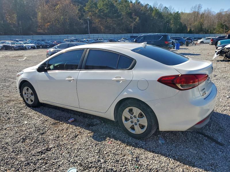 صورة رقم 2 من المزاد - 2017 KIA FORTE LX مع VIN 3KPFL4A74HE158669