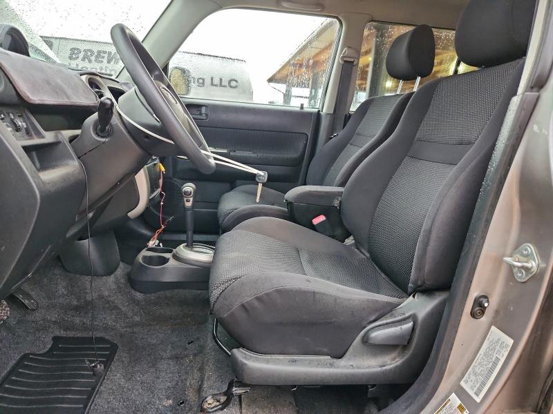 Photo 7 from auction – 2004 SCION XB with VIN JTLKT324440158532