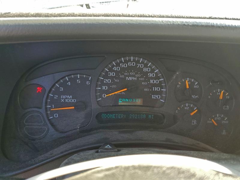 Photo 9 from auction – 2005 GMC NEW SIERRA with VIN 2GTEC13T951377771