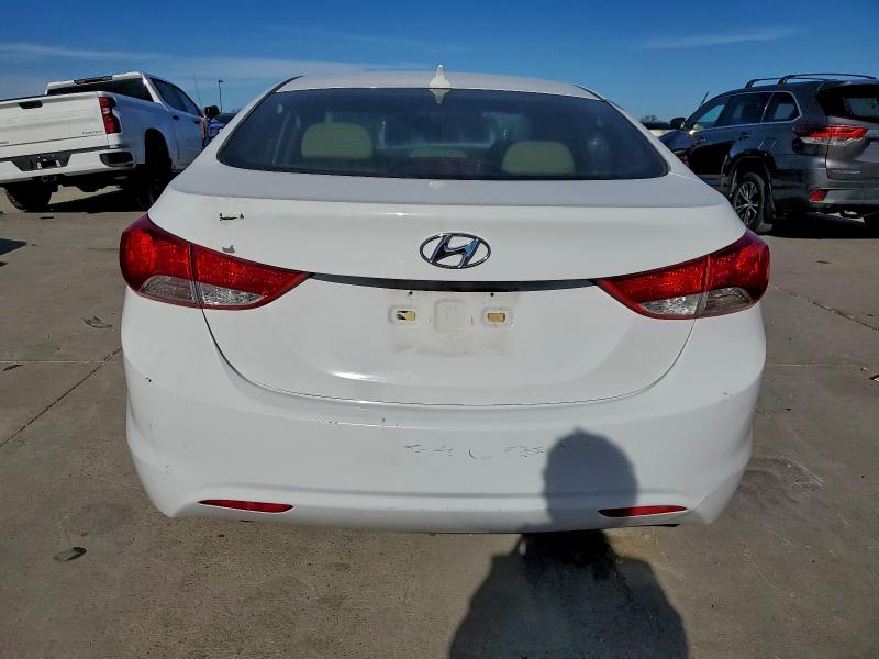 Photo 6 from auction – 2011 HYUNDAI ELANTRA GL with VIN 5NPDH4AE4BH011150