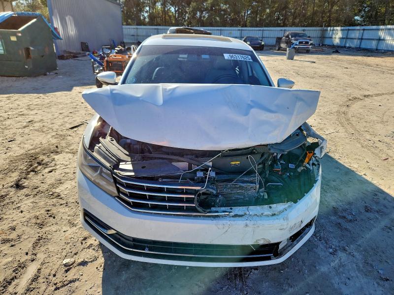 Photo 5 from auction – 2018 VOLKSWAGEN PASSAT with VIN 1VWBA7A3XJC033236