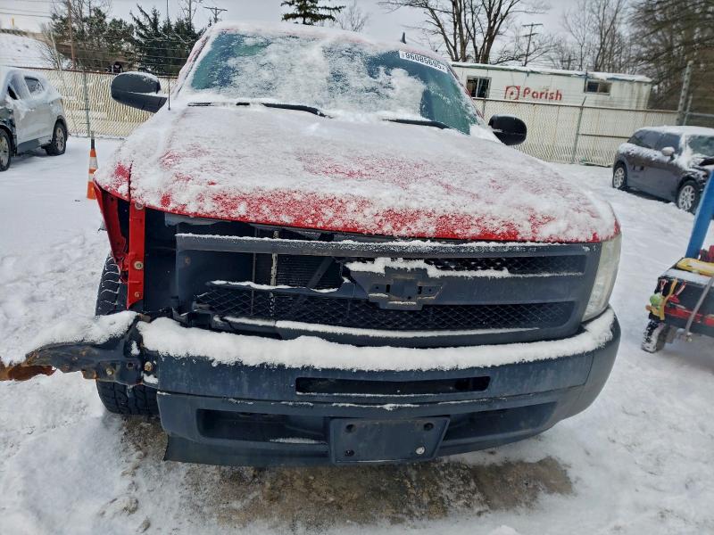 Photo 5 from auction – 2009 CHEVROLET SILVERADO with VIN 1GCEC14CX9Z179020