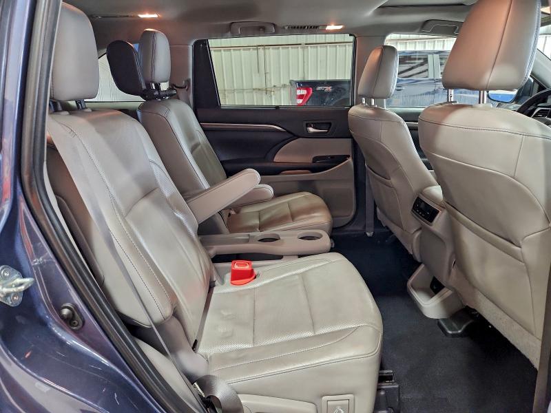 Photo 11 from auction – 2019 TOYOTA HIGHLANDER with VIN 5TDDGRFH0KS055465