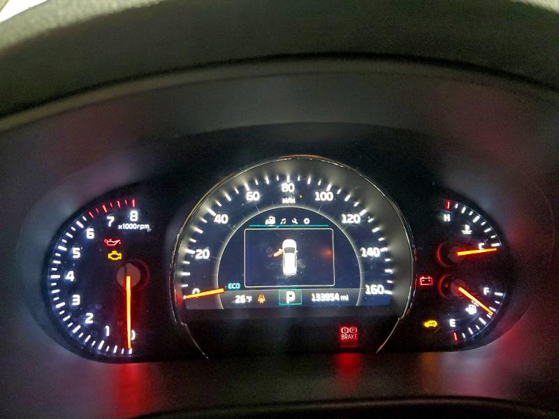 Photo 9 from auction – 2016 KIA SORENTO EX with VIN 5XYPHDA12GG016940