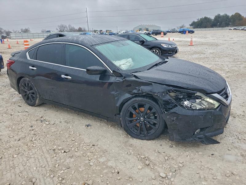 Photo 4 from auction – 2017 NISSAN ALTIMA 2.5 with VIN 1N4AL3AP2HC472550