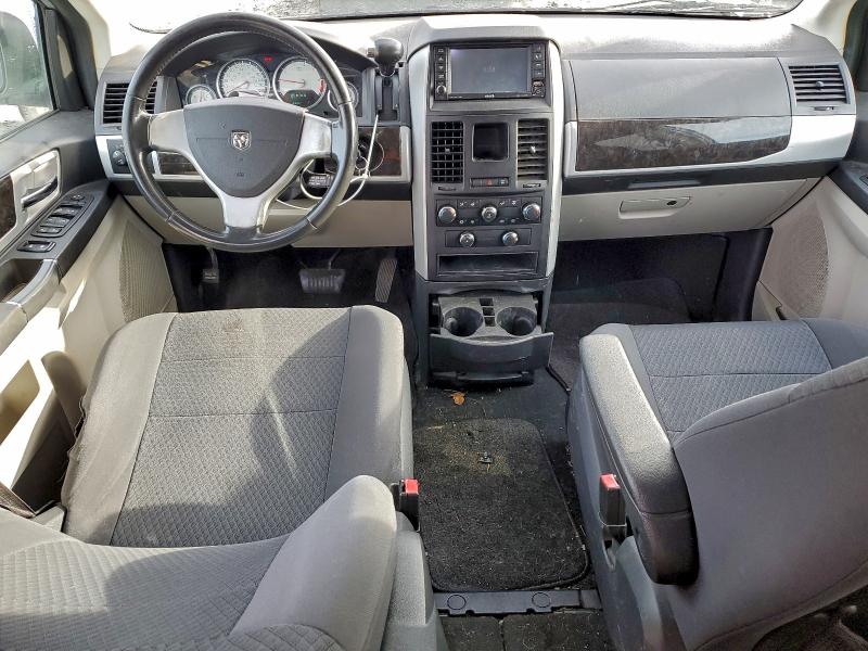 Photo 8 from auction – 2010 DODGE GRAND CARA with VIN 2D4RN5D18AR165300