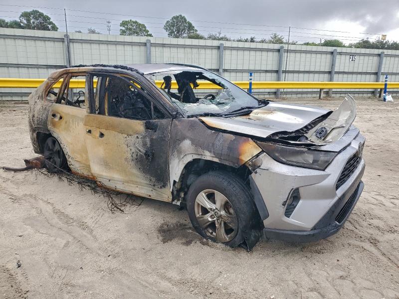 Photo 4 from auction – 2020 TOYOTA RAV4 with VIN JTMW1RFVXLD059035