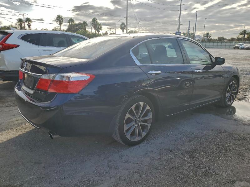 Photo 3 from auction – 2015 HONDA ACCORD SPO with VIN 1HGCR2F55FA032867