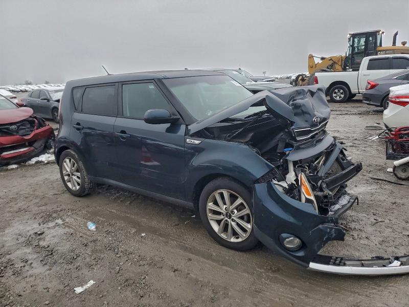 Photo 4 from auction – 2017 KIA SOUL with VIN KNDJP3A58H7449134