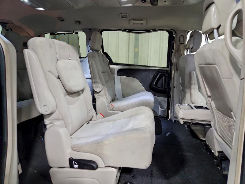 Photo 11 from auction – 2016 CHRYSLER TOWN & COU with VIN 2C4RC1BG5GR159286